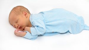 Rendez-vous sur Puérinature pour trouver des pyjamas en coton bio pour bébé